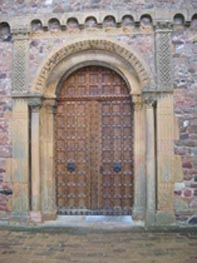 Portail de l'église de Salles